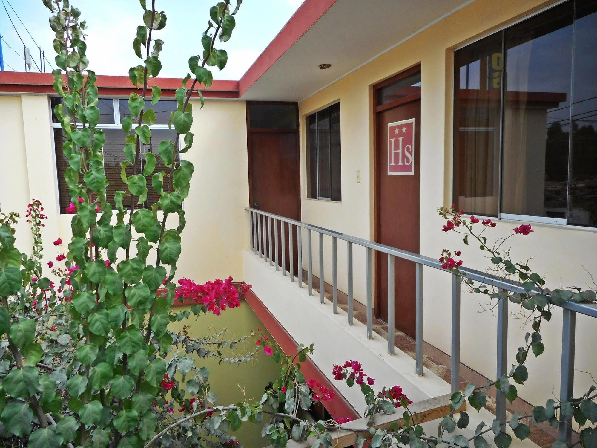 Hostal Geminis San Juan Bautista Exterior foto